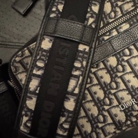 Dior Zipped Pouch with Strap Oblique Jacquard Beige and Black - Picture 2 of 14